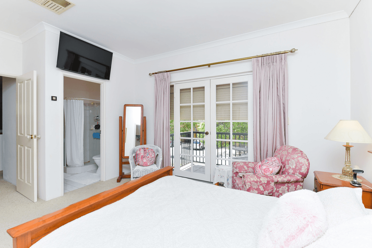 37 Parkway, Crawley, WA 6009