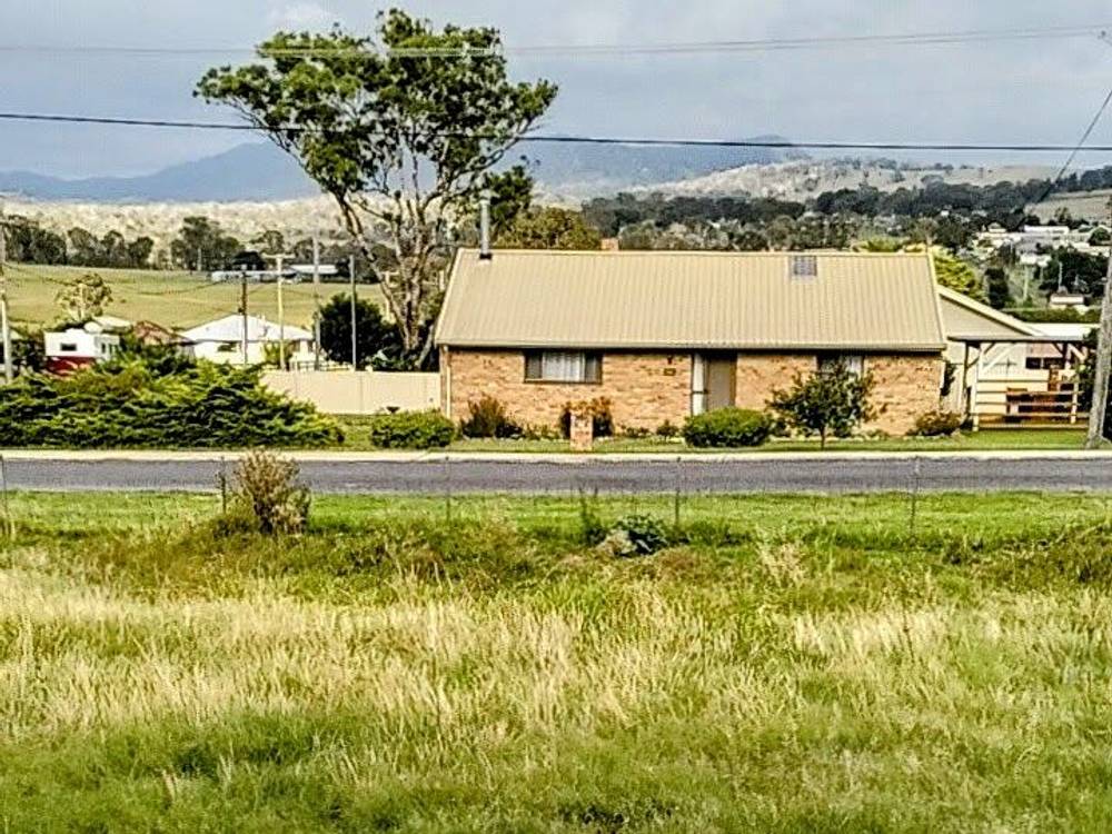 35 Scott Street, Tenterfield, NSW 2372