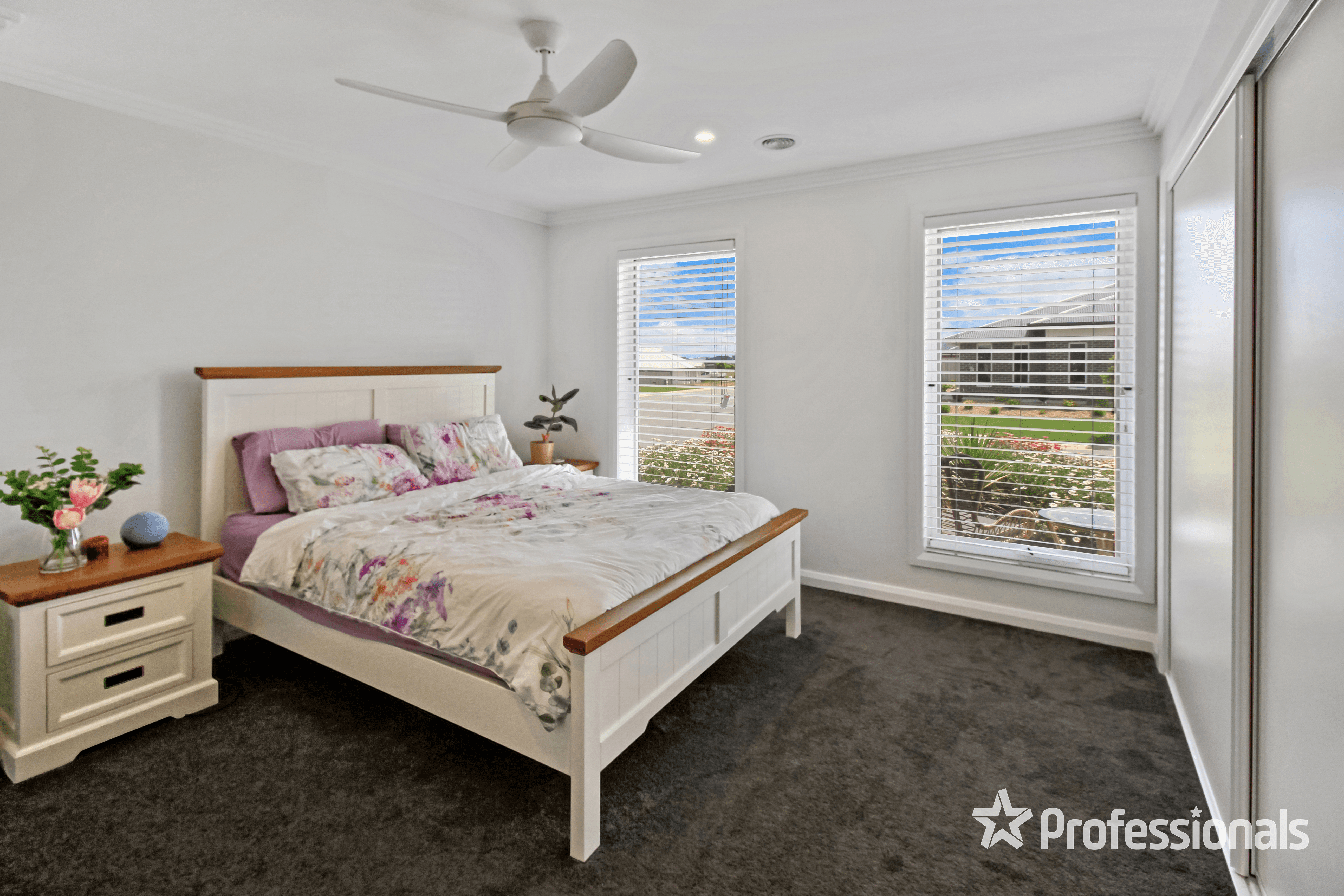 1/2 Yarrengerry Street, Gobbagombalin, NSW 2650