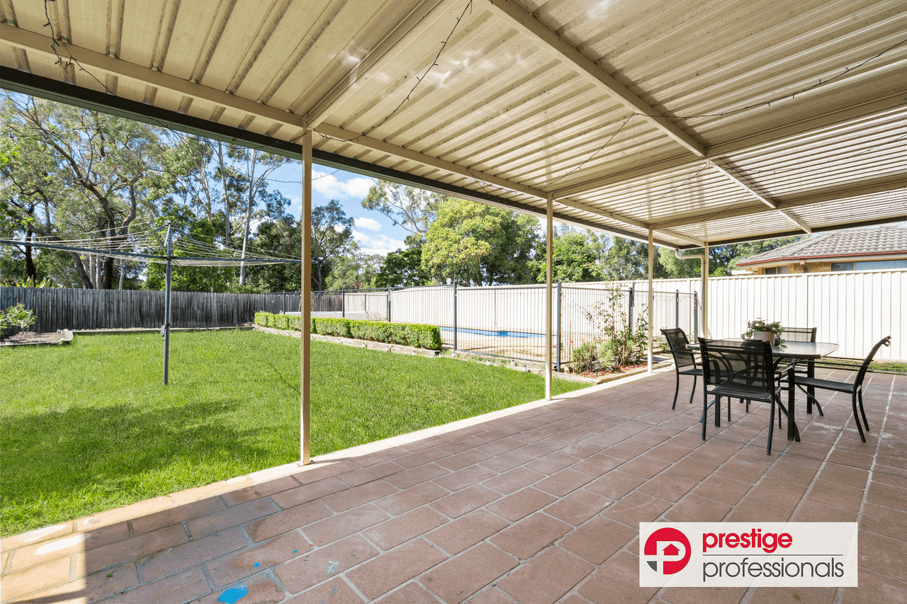 12 Collie Court, WATTLE GROVE, NSW 2173