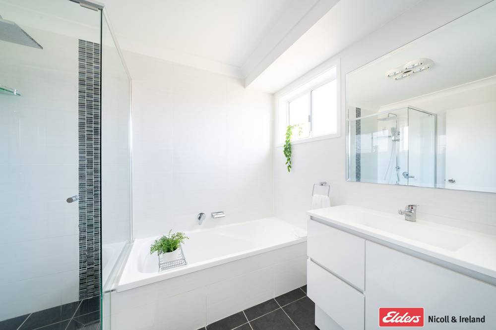 4 Hughes Street, Kelso, NSW 2795