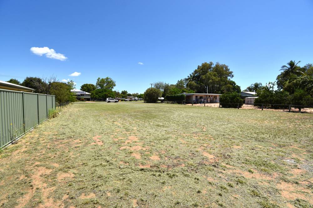 4 Elm Street, BARCALDINE, QLD 4725