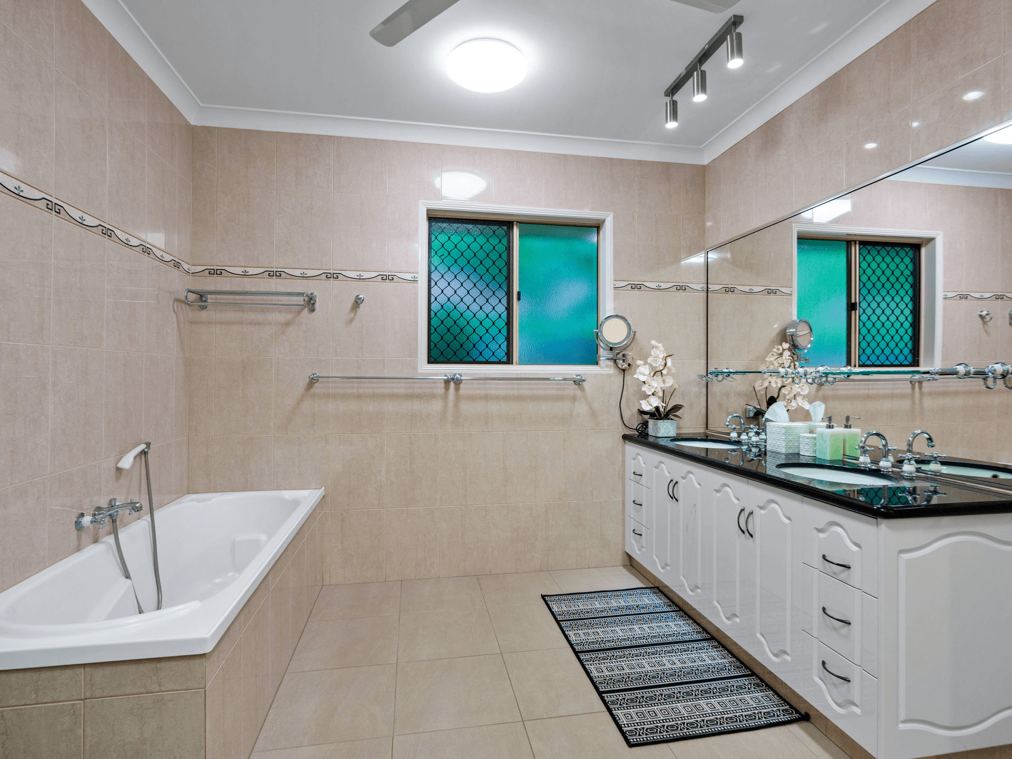 35 Chirio Drive, REDLYNCH, QLD 4870