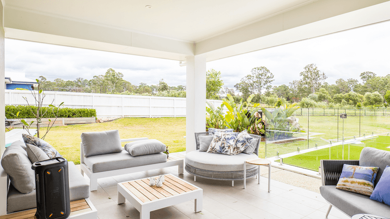 2 Sundowners Ct, Upper Caboolture, QLD 4510