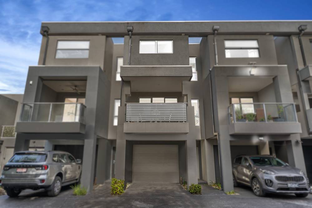 10/13 Greville Street, Caroline Springs, VIC 3023