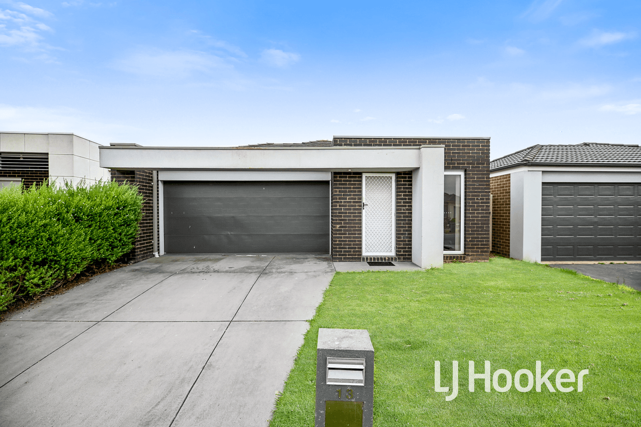 13 Serenity Street, PAKENHAM, VIC 3810