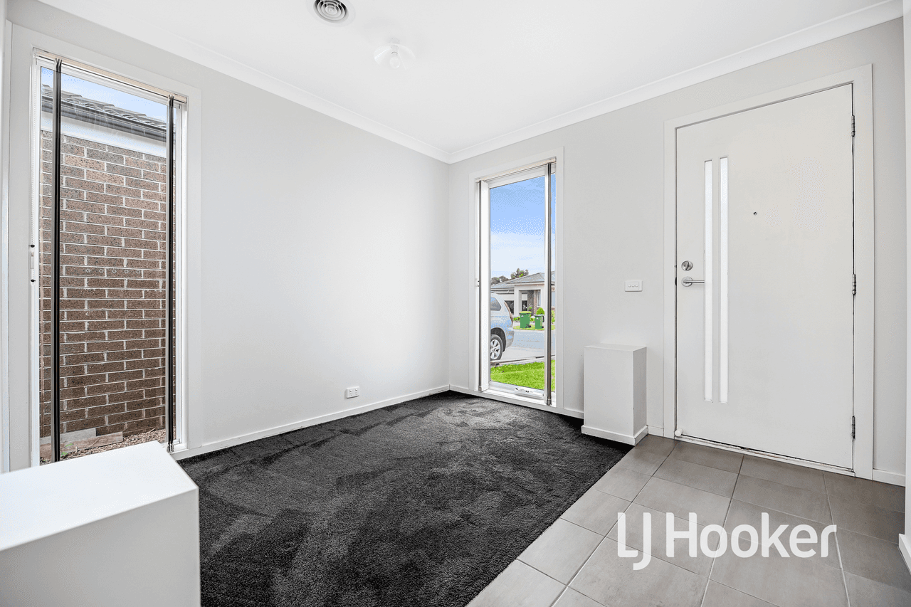 13 Serenity Street, PAKENHAM, VIC 3810