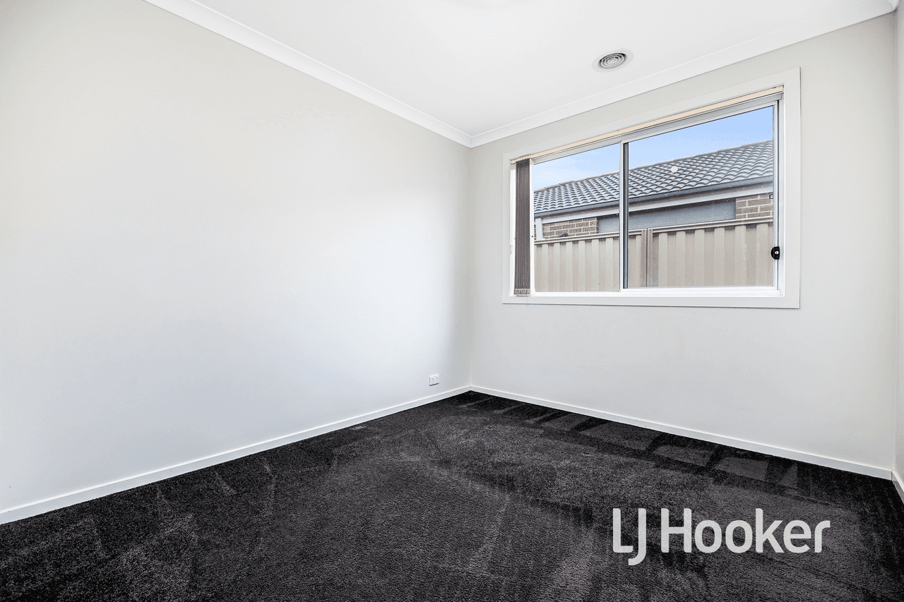 13 Serenity Street, PAKENHAM, VIC 3810