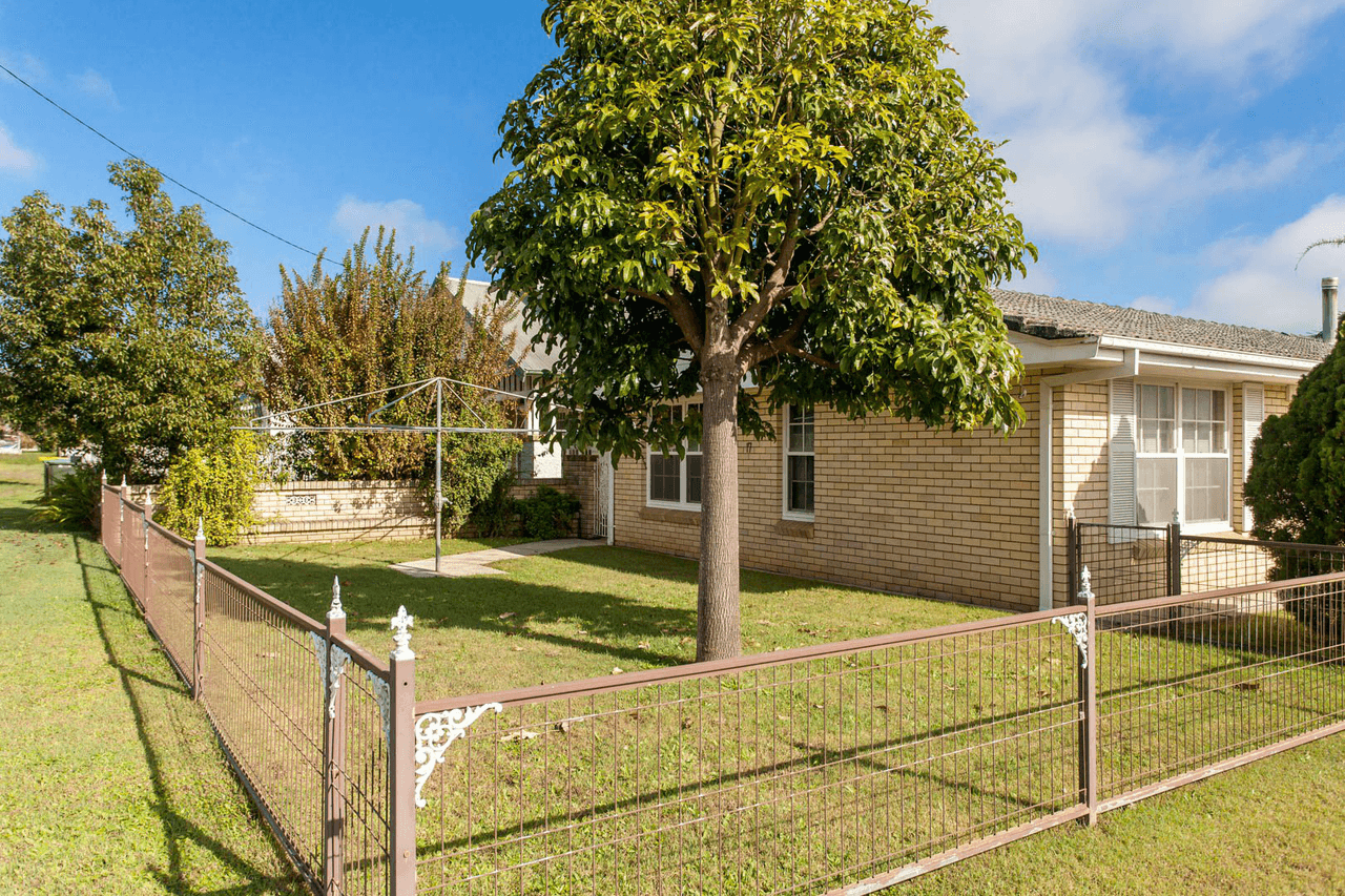 17 Elizabeth Street, CESSNOCK, NSW 2325