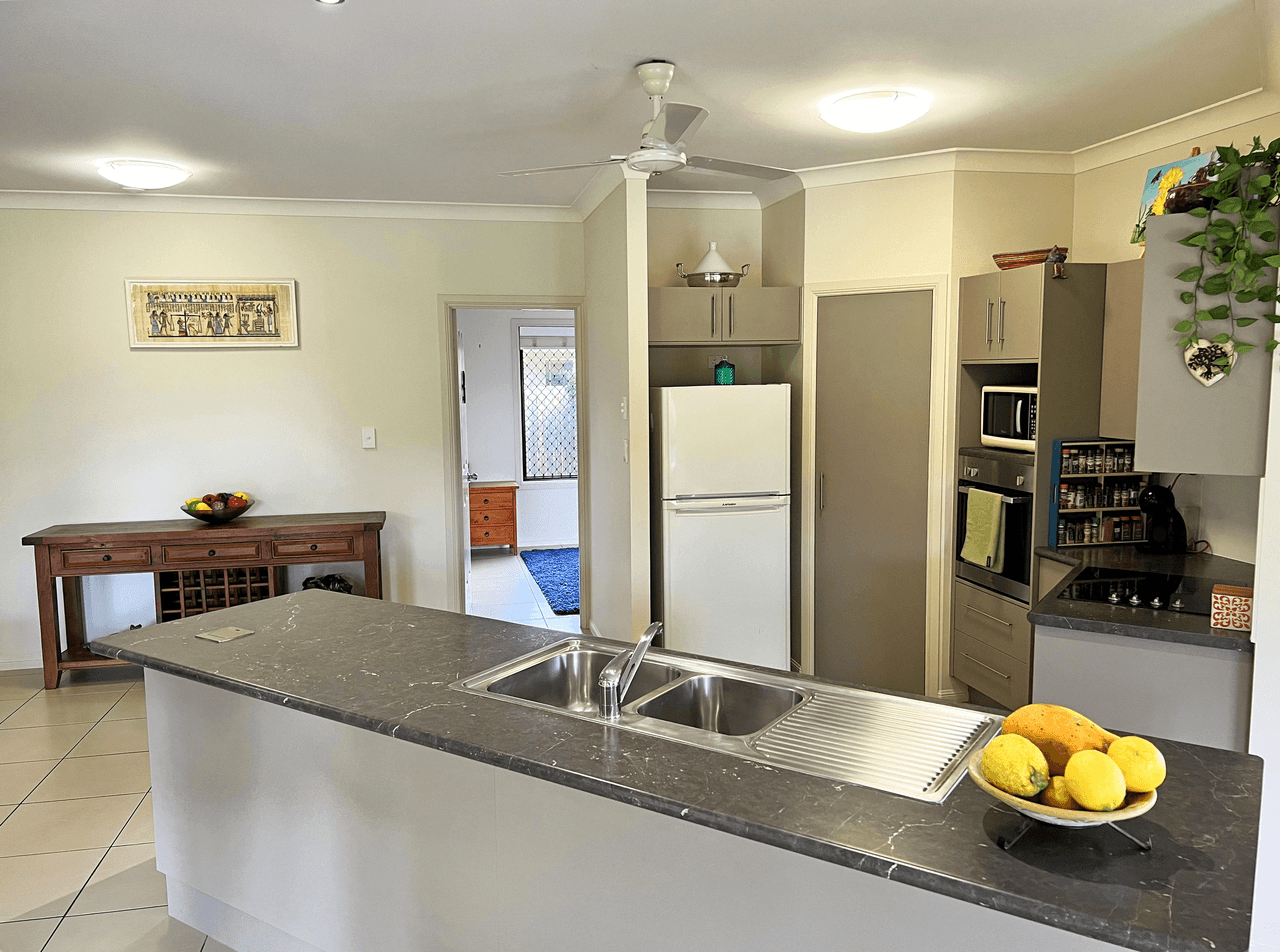 12 Ellwood Close, ATHERTON, QLD 4883