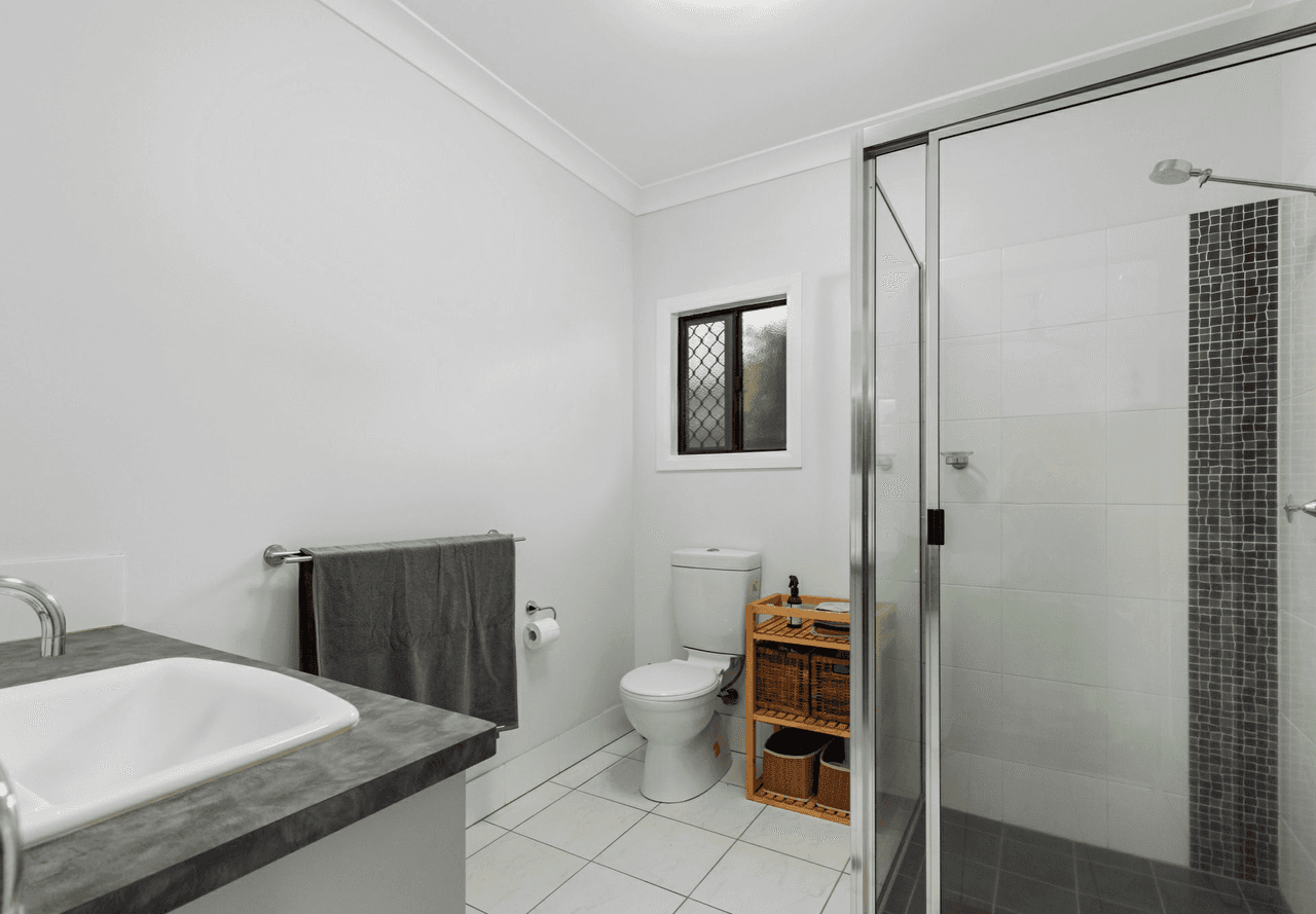 14 Springbrook Avenue, REDLYNCH, QLD 4870