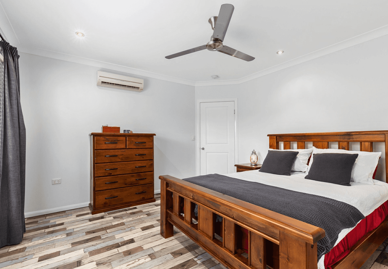 14 Springbrook Avenue, REDLYNCH, QLD 4870