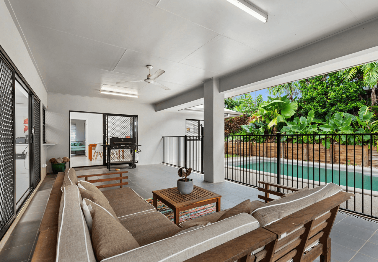 14 Springbrook Avenue, REDLYNCH, QLD 4870