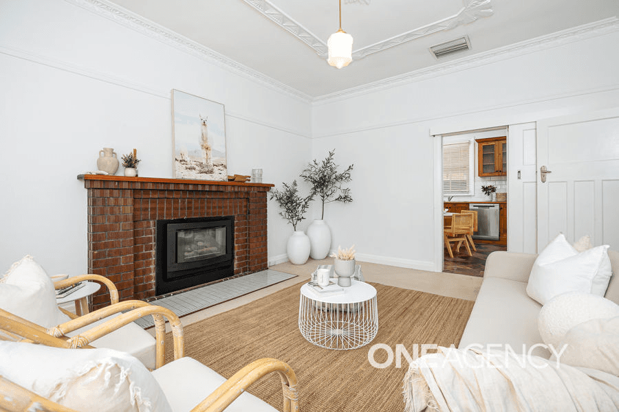 16 LINDSAY STREET, TURVEY PARK, NSW 2650