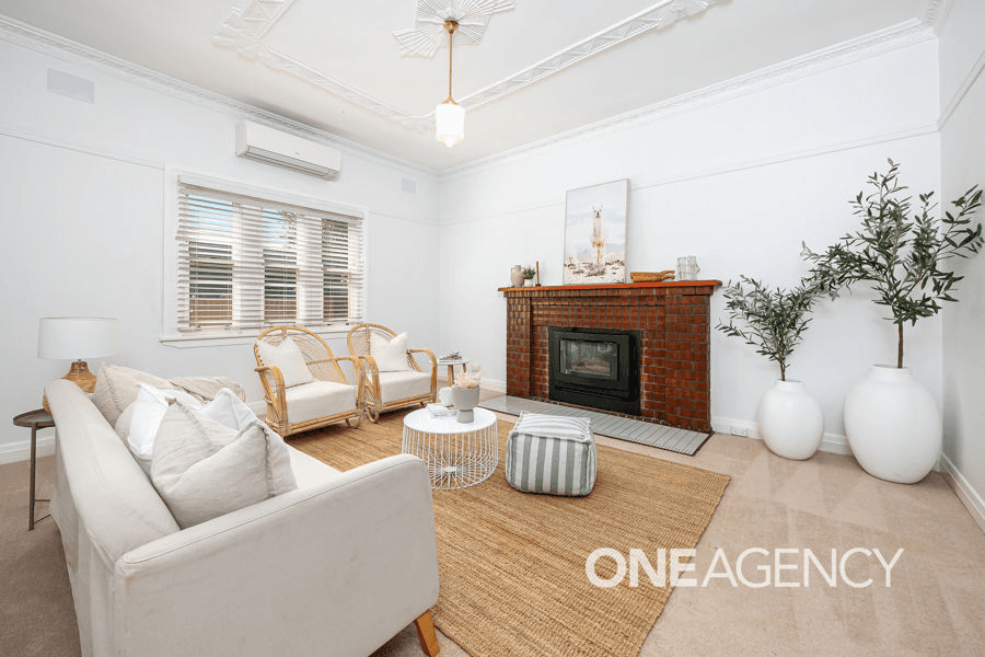 16 LINDSAY STREET, TURVEY PARK, NSW 2650