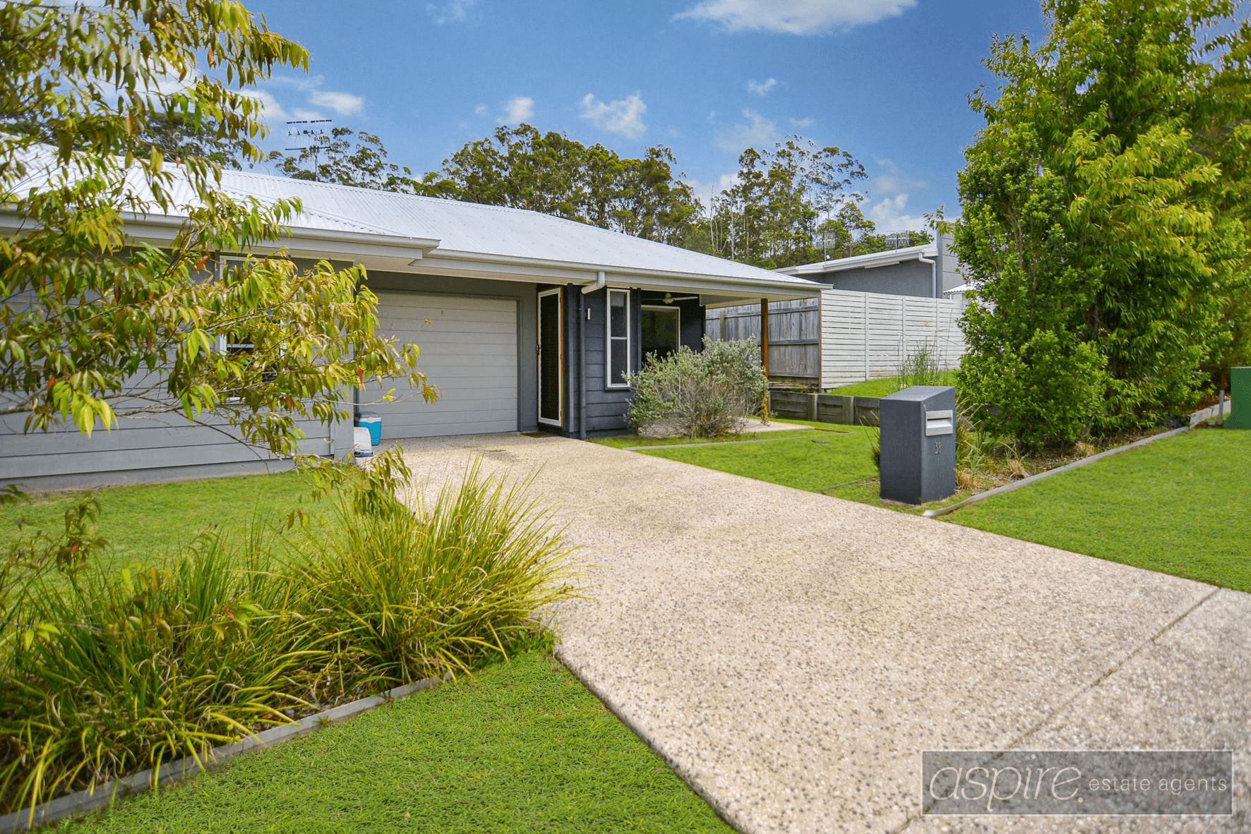 1&2/38 HONEYEATER PLACE, BLI BLI, QLD 4560