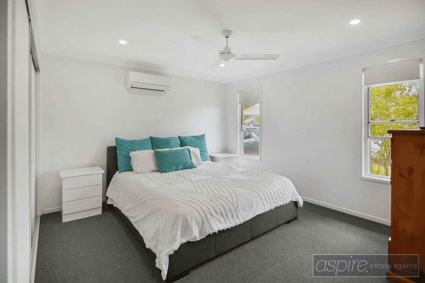 1&2/38 HONEYEATER PLACE, BLI BLI, QLD 4560