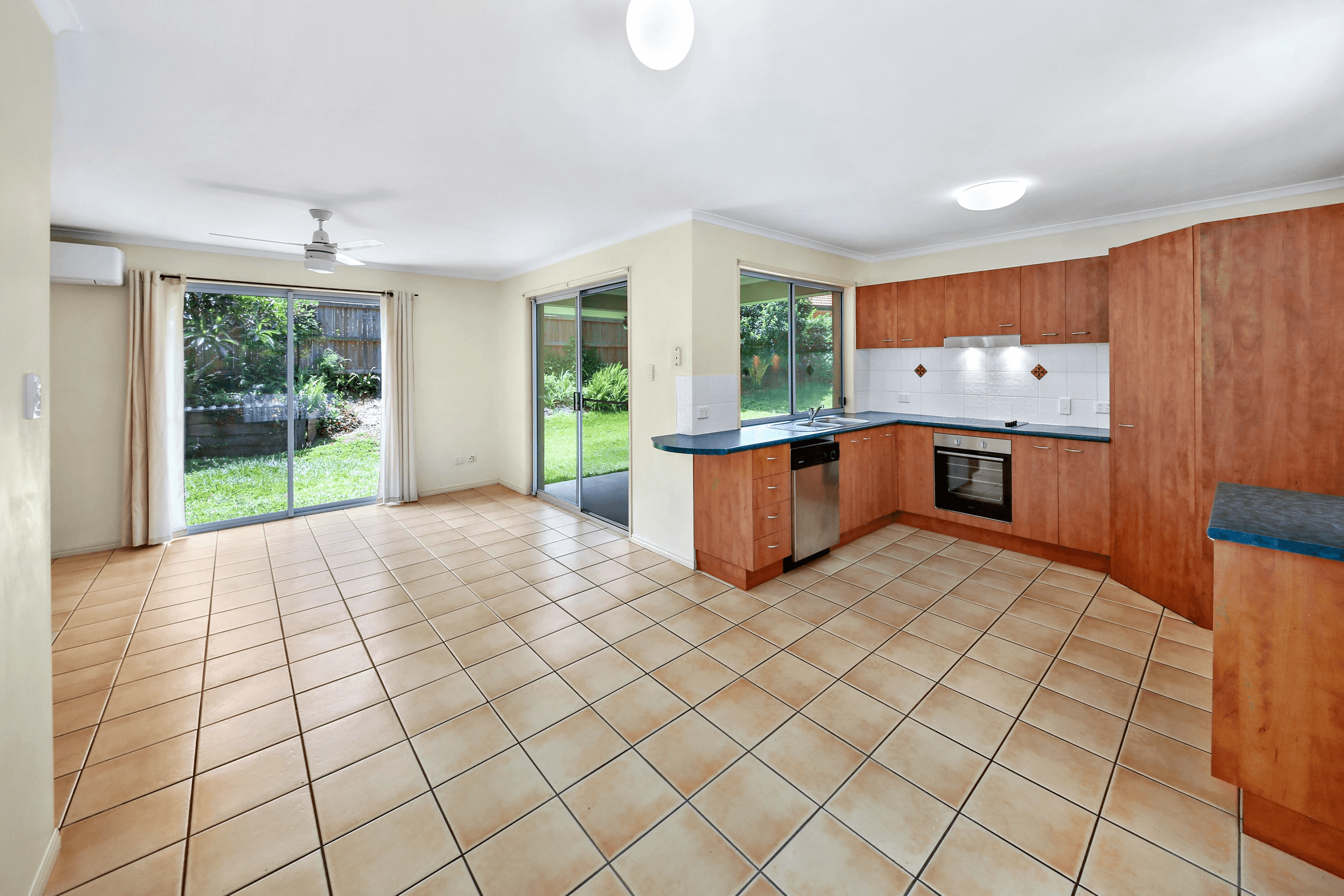 27 Carisbrook Court, Little Mountain, QLD 4551