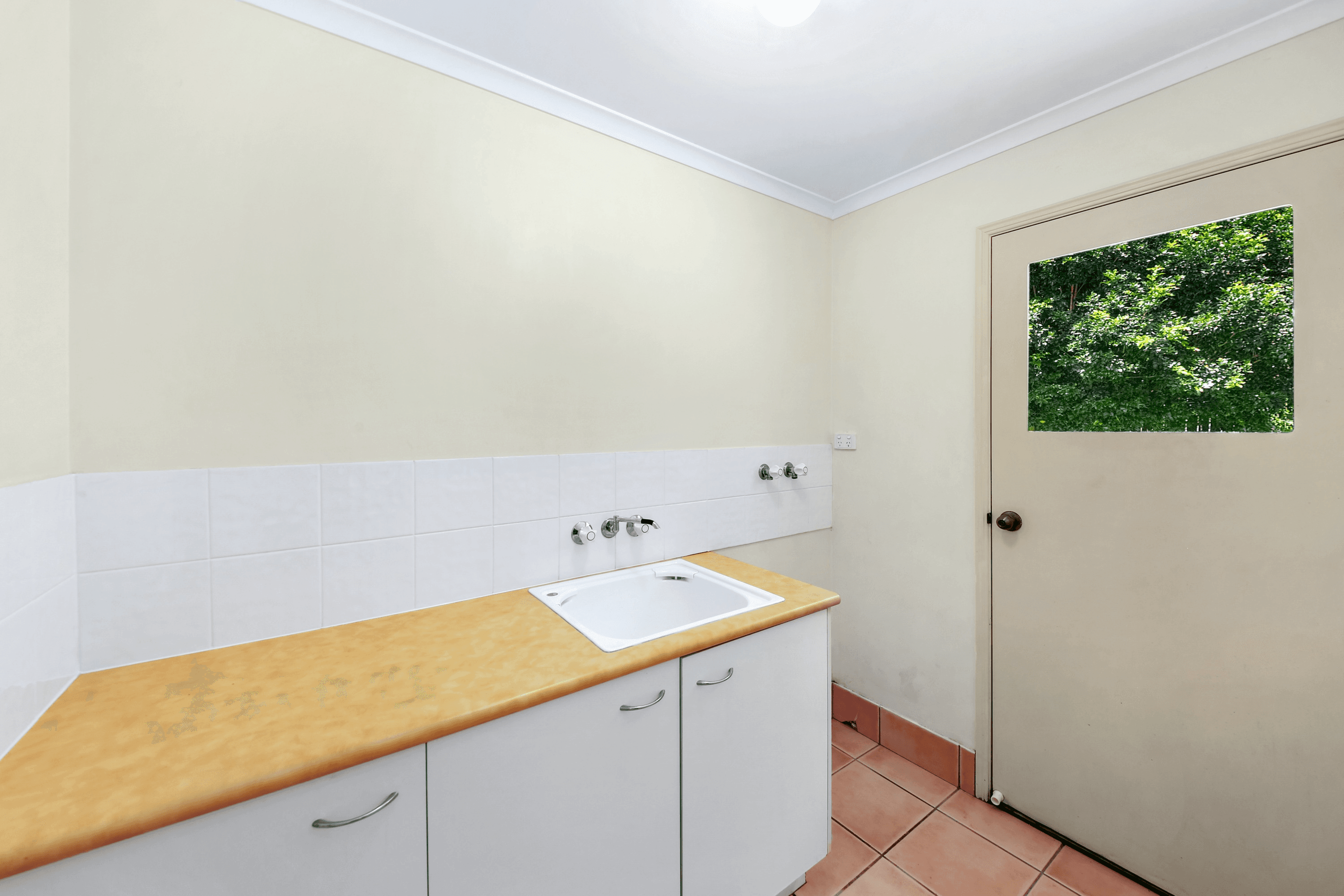 27 Carisbrook Court, Little Mountain, QLD 4551