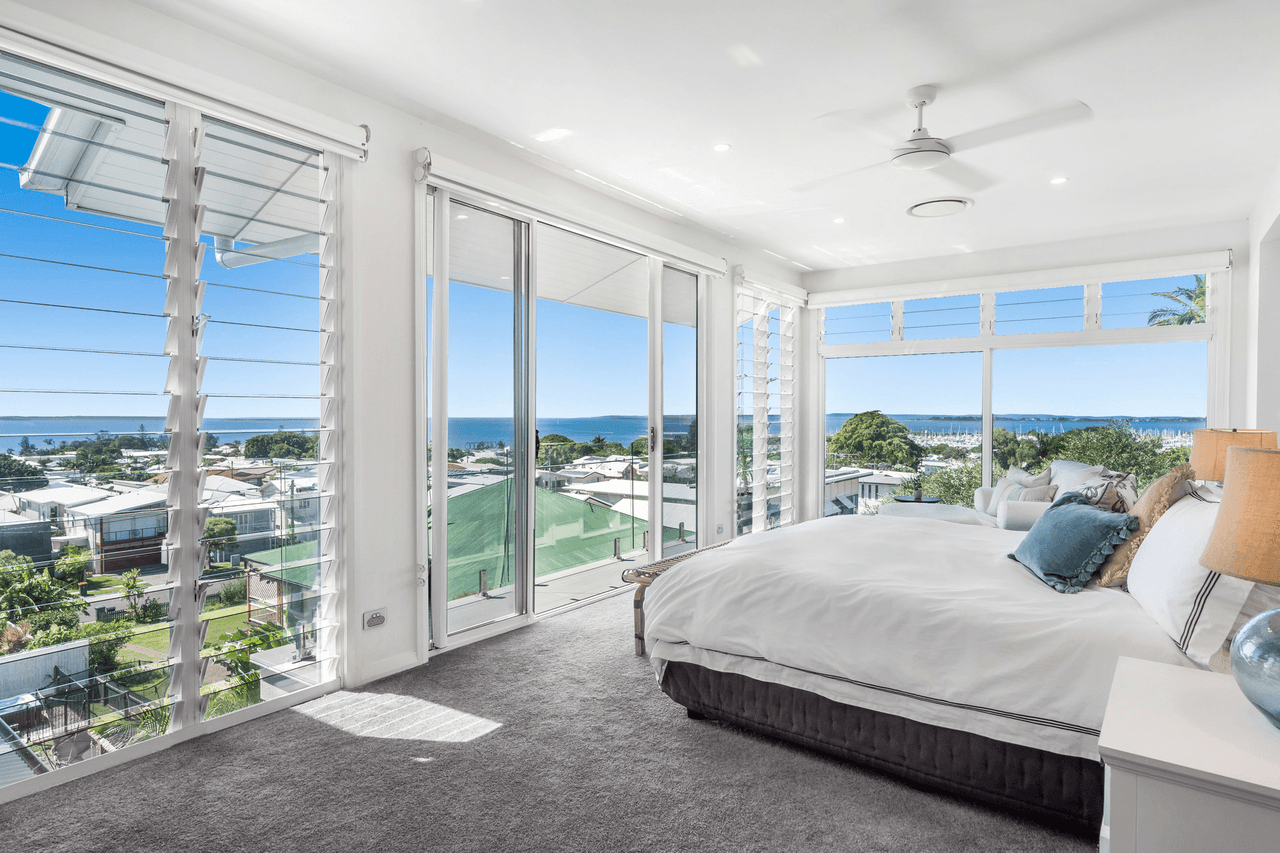 135 Gordon Parade, Manly, QLD 4179