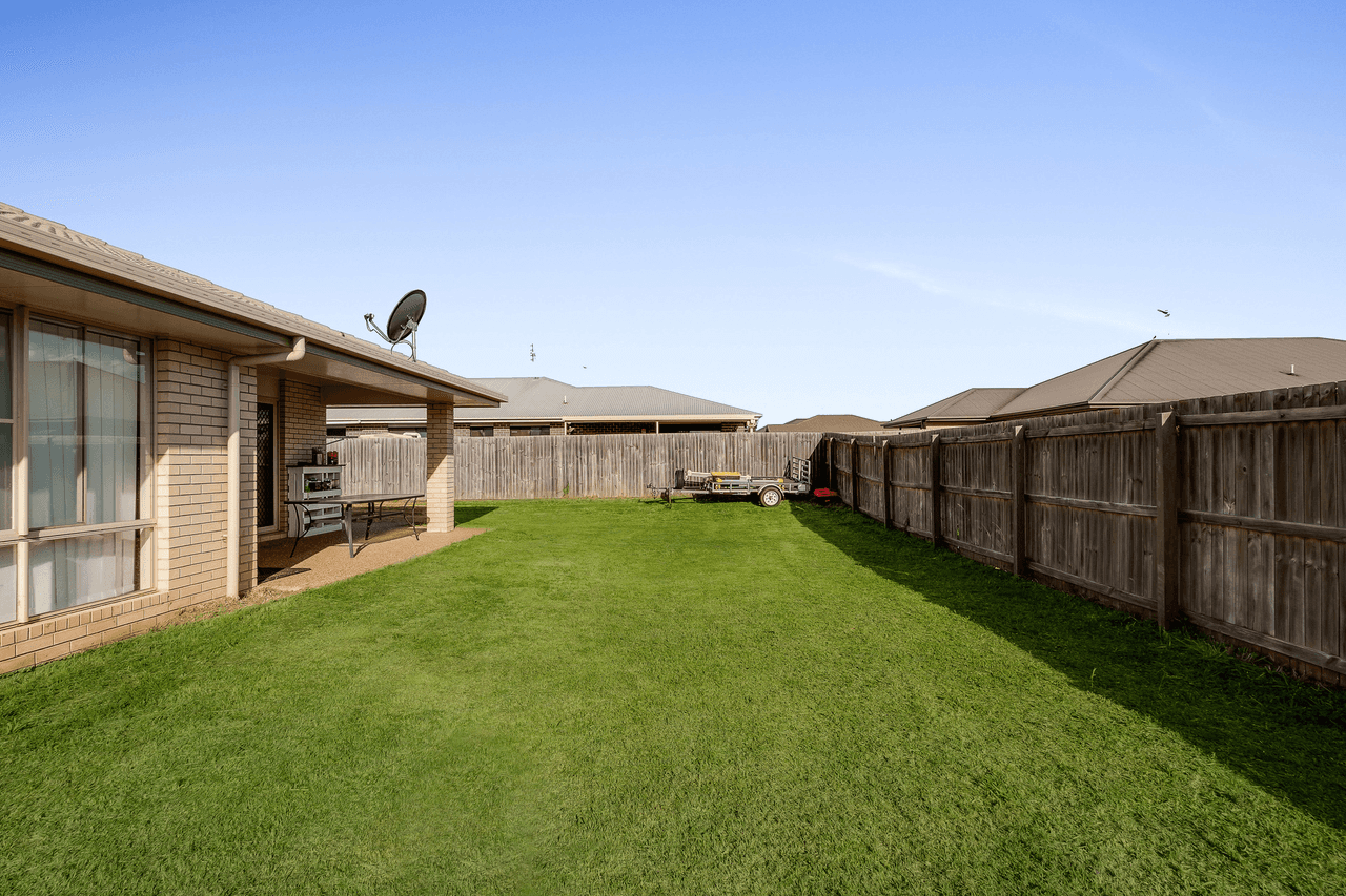 3 Fairfax Street, CAMBOOYA, QLD 4358