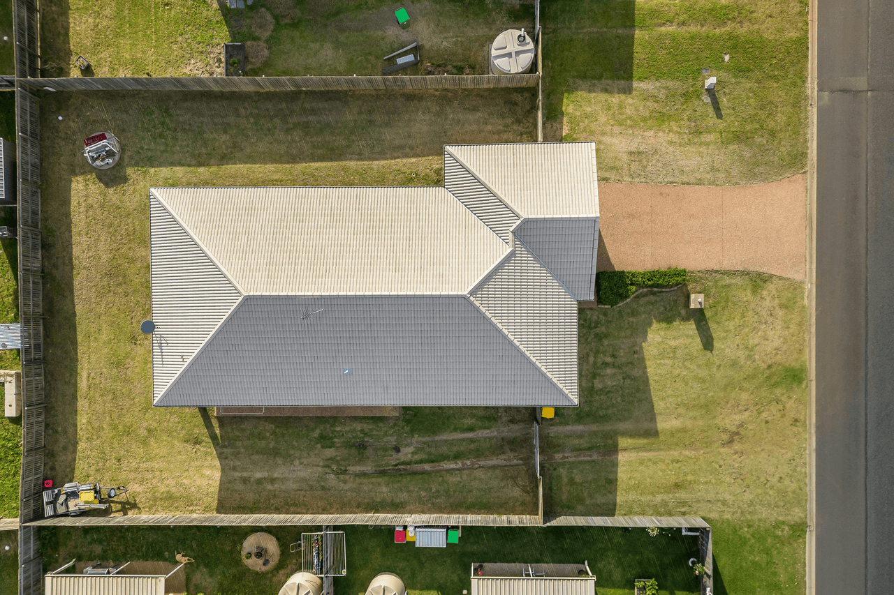 3 Fairfax Street, CAMBOOYA, QLD 4358