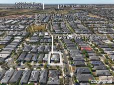 2 Jade Crescent, Cobblebank, VIC 3338