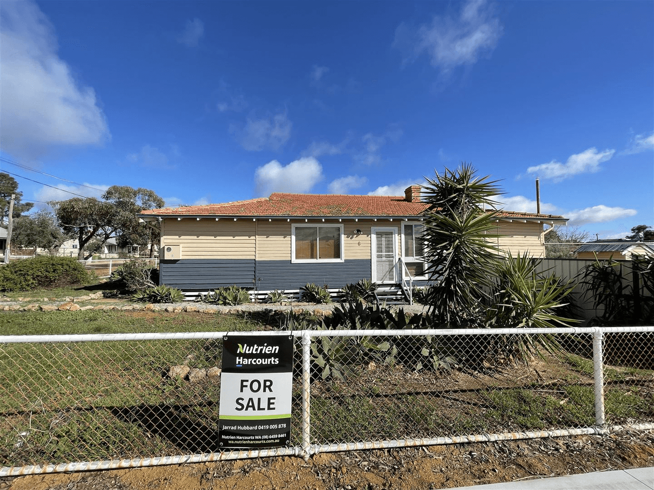 8 Ellis Road, Merredin, WA 6415