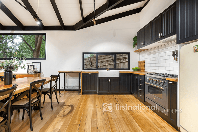 11 Alexander Road, COCKATOO, VIC 3781