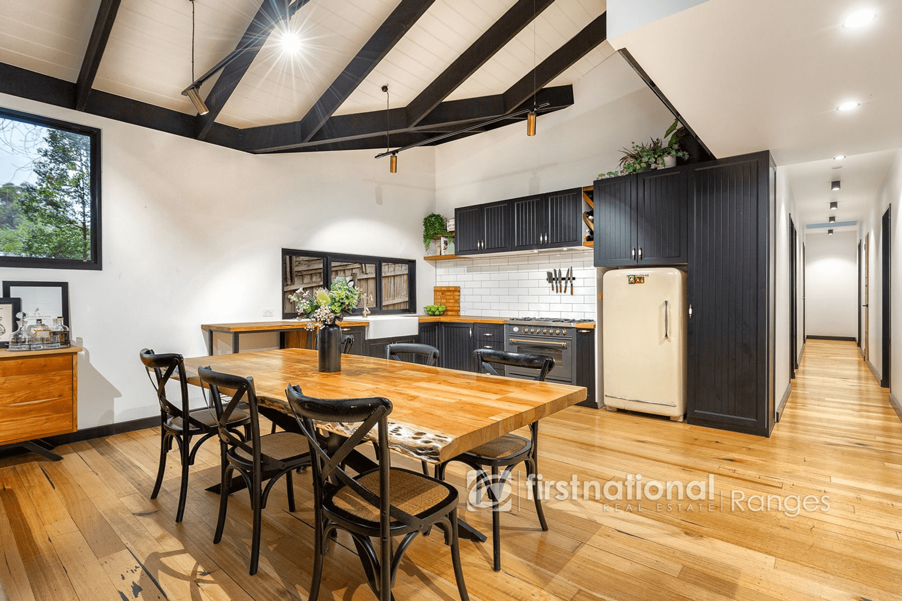 11 Alexander Road, COCKATOO, VIC 3781