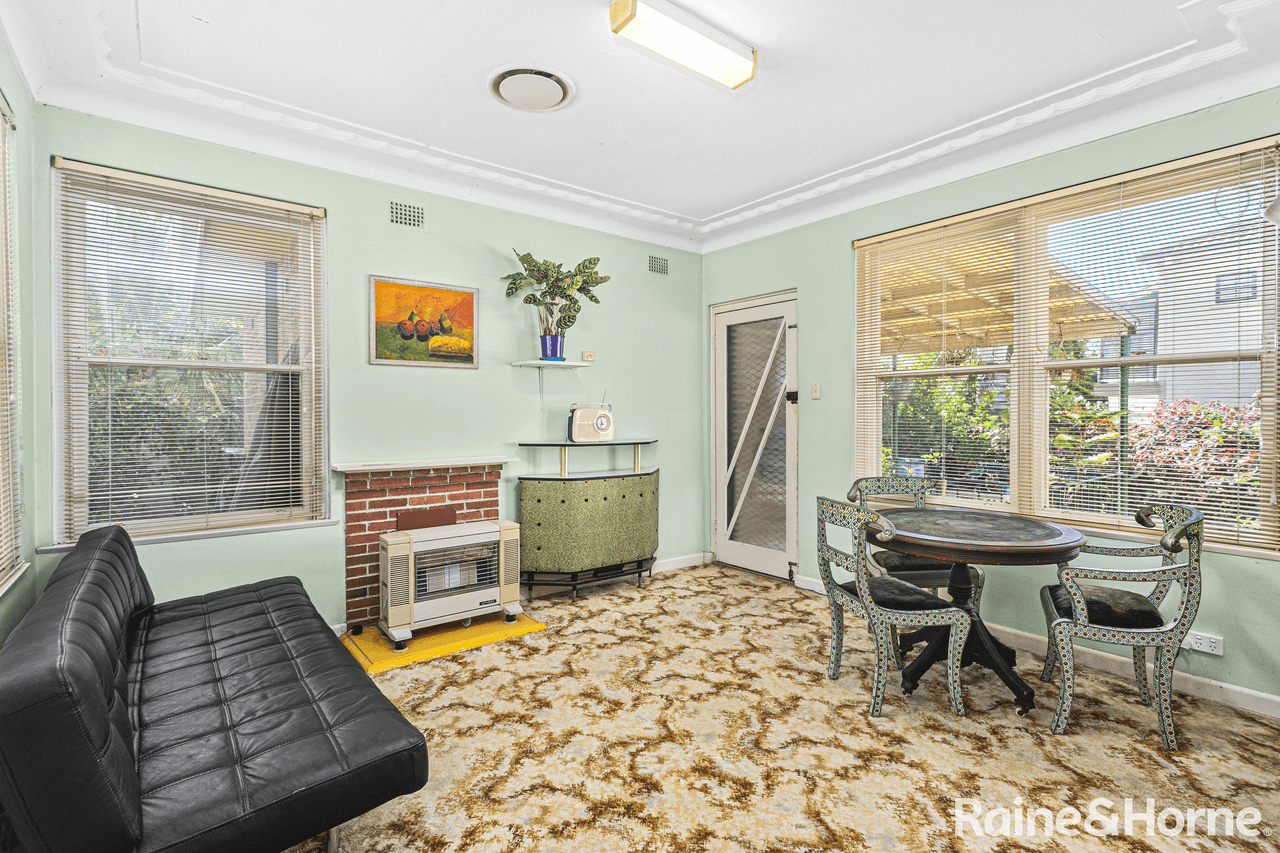 4 Poulton Avenue, BEVERLEY PARK, NSW 2217