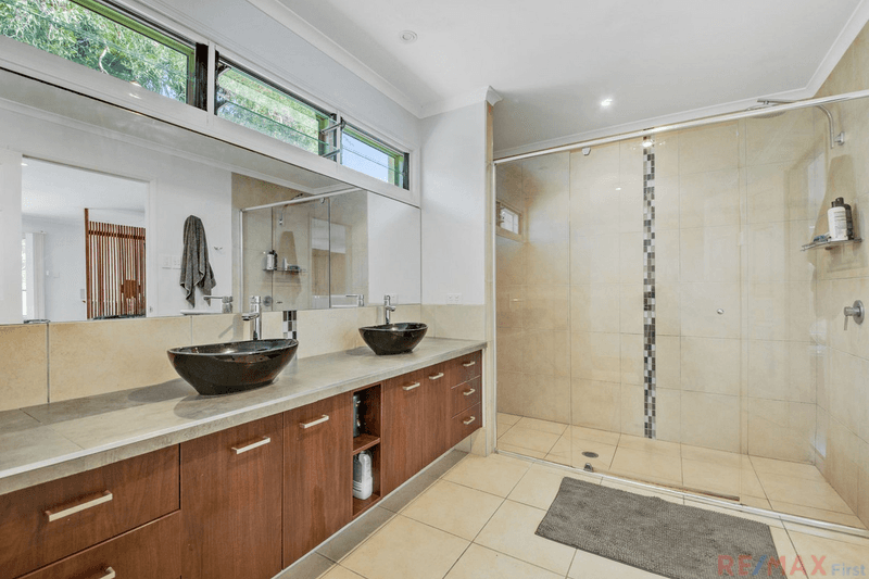 3 Bottlebrush Place, Little Mountain, QLD 4551