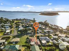 18 First Avenue, DODGES FERRY, TAS 7173