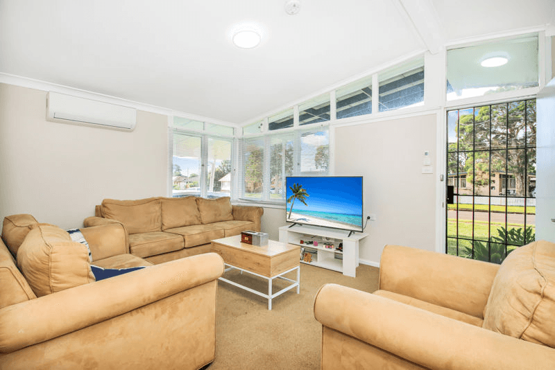 14 Manila Road, LETHBRIDGE PARK, NSW 2770