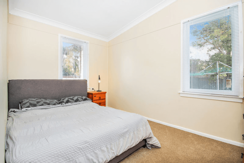 14 Manila Road, LETHBRIDGE PARK, NSW 2770