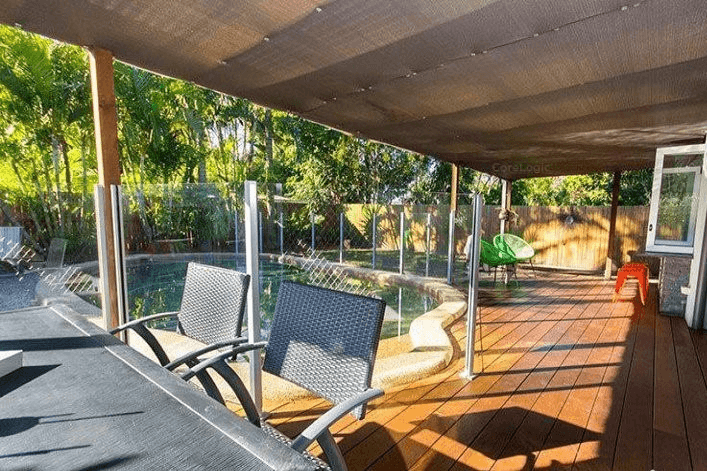 17 Coombabah Road, RUNAWAY BAY, QLD 4216