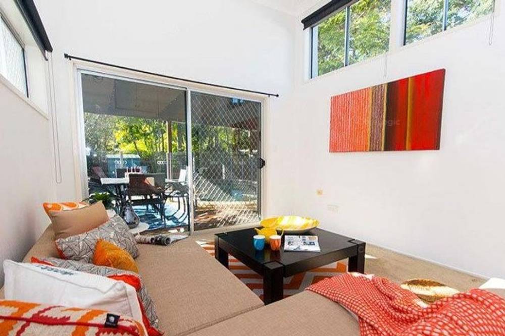 17 Coombabah Road, RUNAWAY BAY, QLD 4216