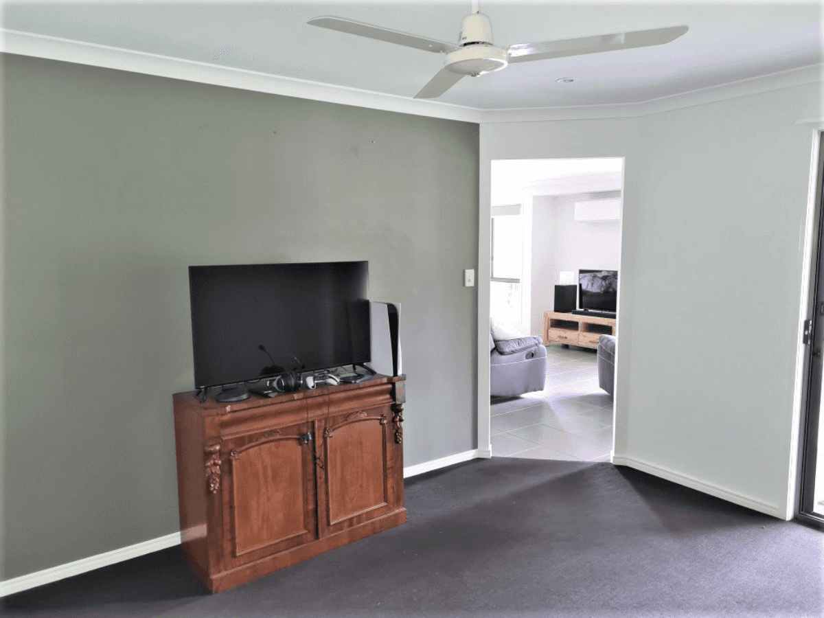 35 McLucas Cresent, WONDAI, QLD 4606