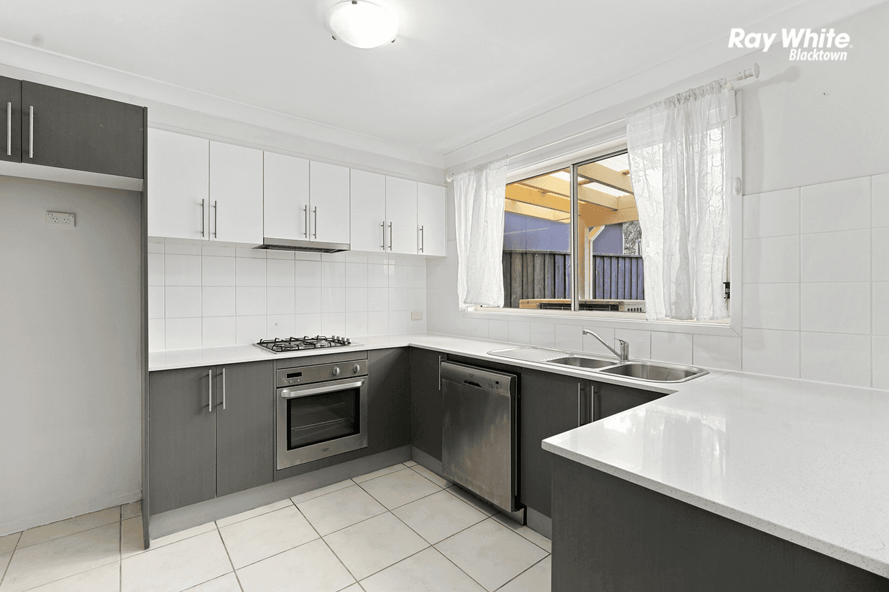 25 Tree Top Circuit, QUAKERS HILL, NSW 2763