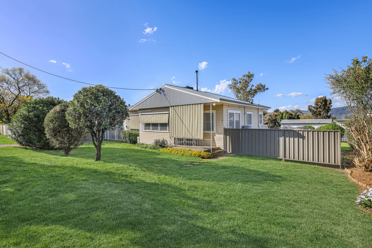 2 Central Avenue, TAMWORTH, NSW 2340