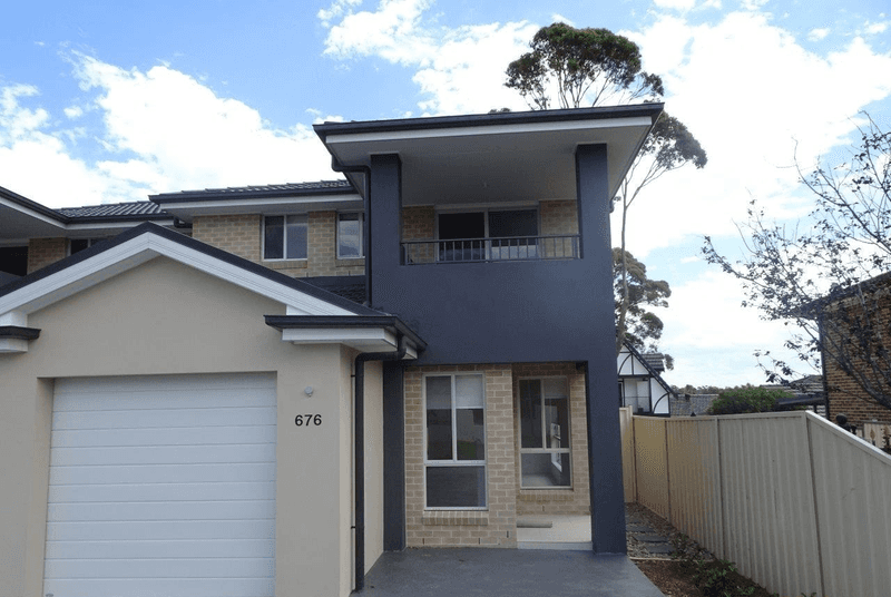 676 Henry Lawson Drive, East Hills, NSW 2213