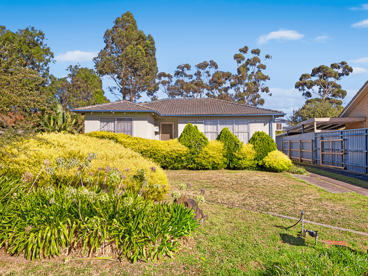 42 Scarlet Drive, DOVETON, VIC 3177