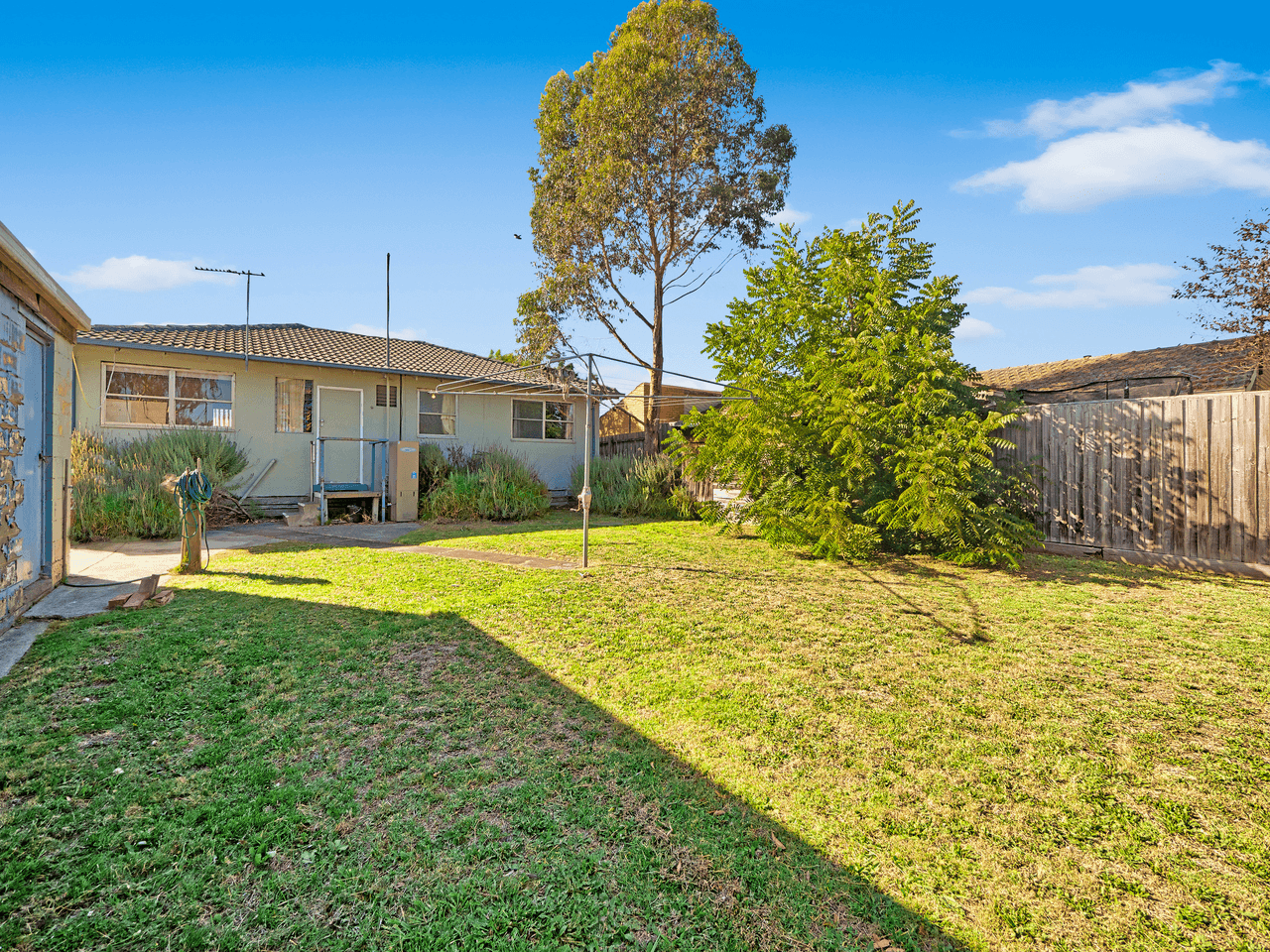 42 Scarlet Drive, DOVETON, VIC 3177