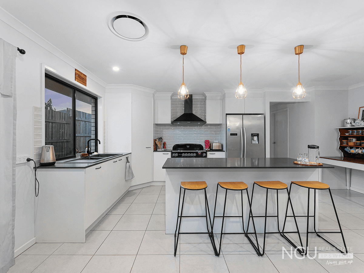 6 Goodland Place, Augustine Heights, QLD 4300