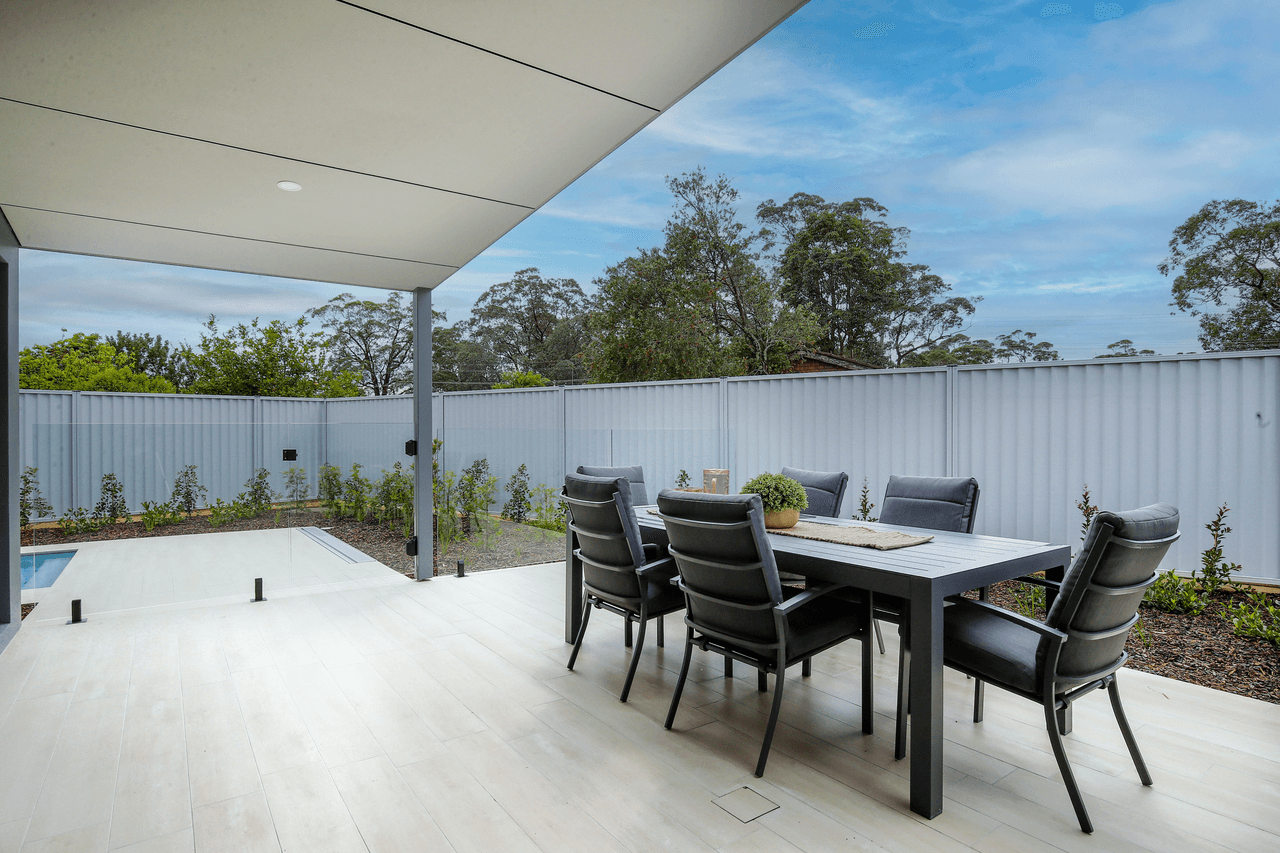 1/14 Larmer Close, BROULEE, NSW 2537