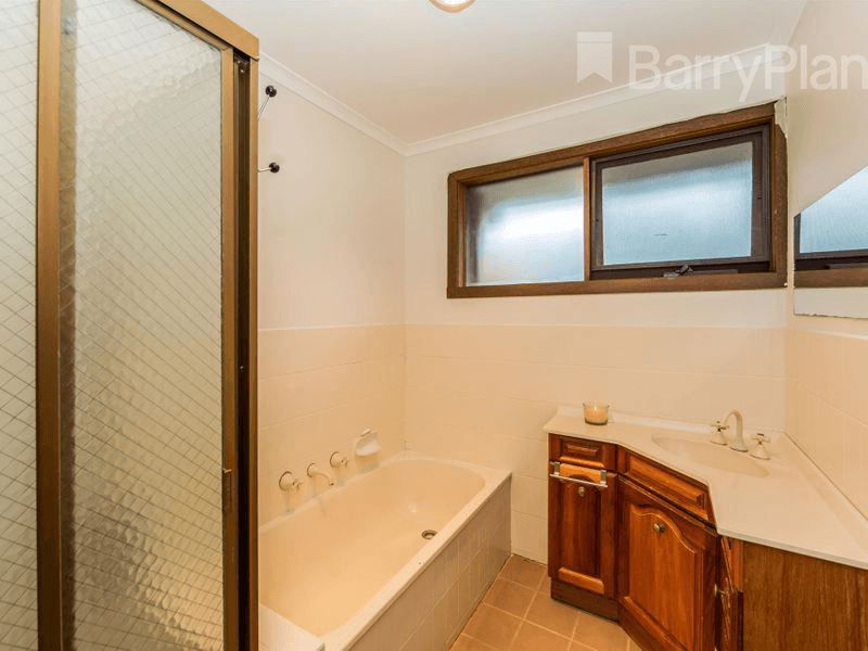 1/4 Selby Avenue, Noble Park, VIC 3174