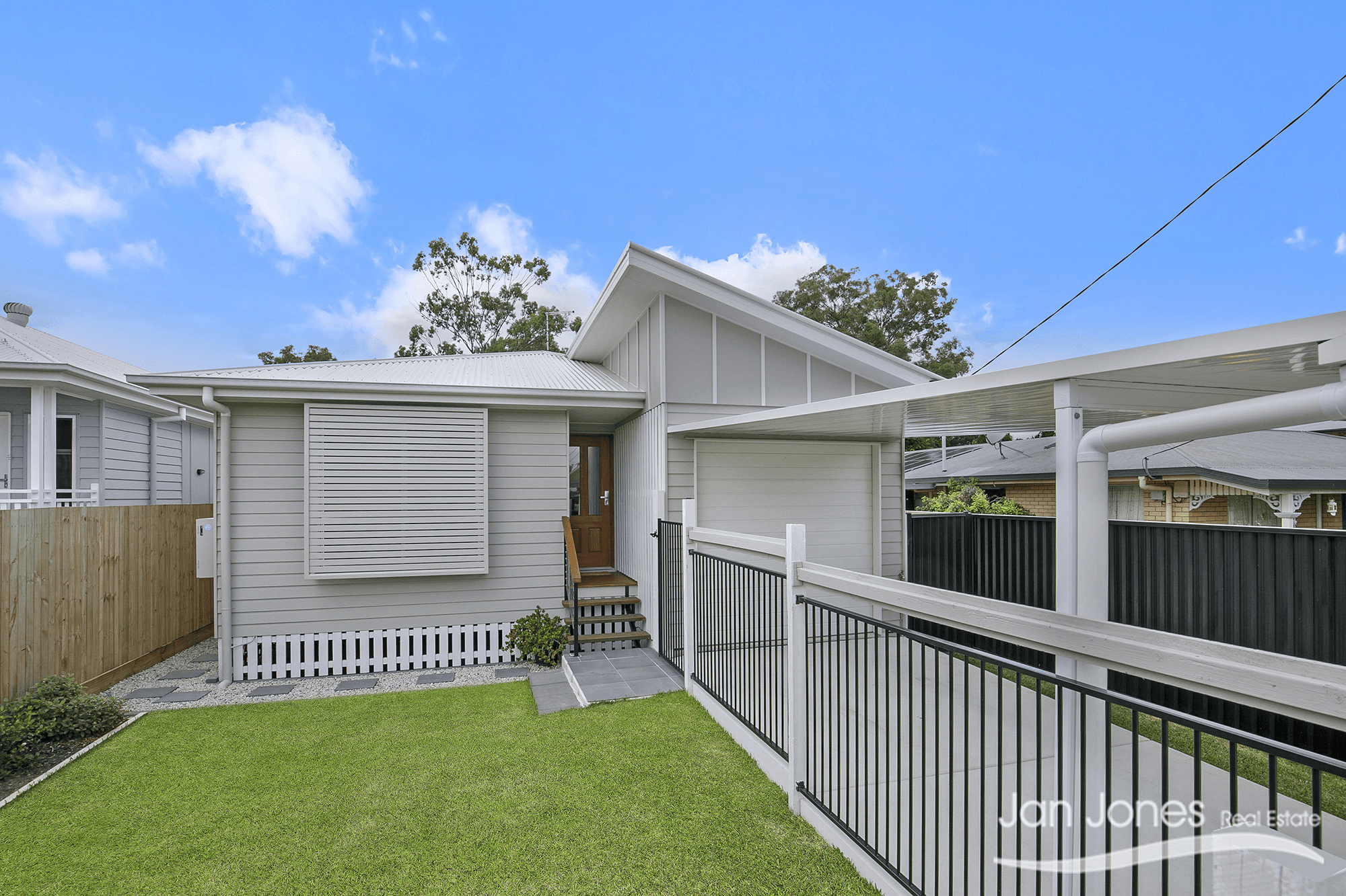 44 Benson St, Scarborough, QLD 4020