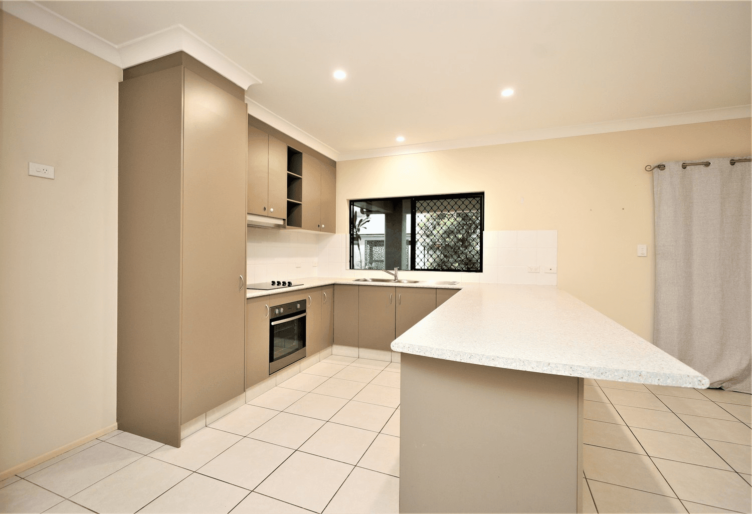 8 Fretwell Road, White Rock, QLD 4868