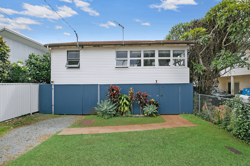 8 Dunns Terrace, SCARBOROUGH, QLD 4020