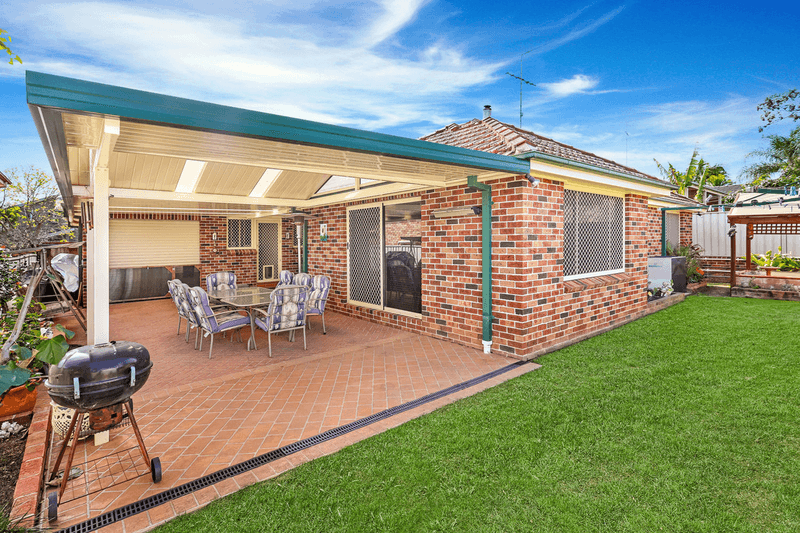 18 Alamar Cres, QUAKERS HILL, NSW 2763